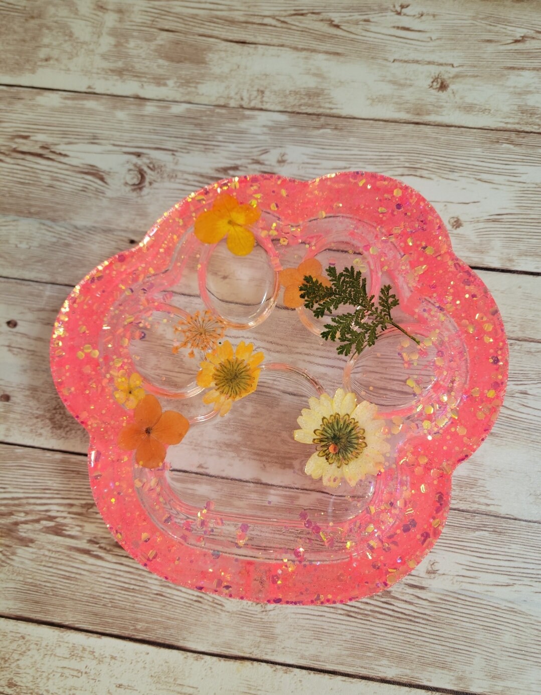 Paw Print Shaped Resin Ash Tray. Presed Flower and Glitter Ash Tray. Orange glitter Ash Tray. Glam Home Decor - Glamorous Beauty & Boutique