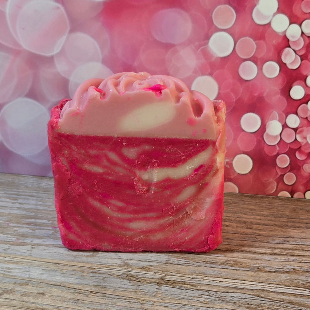 Rose Quartz Organic Cold Process Swirl Soap. Handmade All Natural Handcrafted Soap. Cute Swirl Soap! Fall/Winter Soap Bar. Yoni Soap